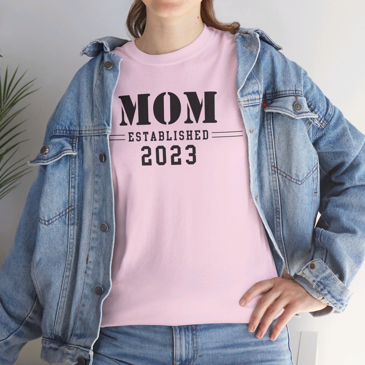 Mom Established 2023 Unisex Heavy Cotton Tee