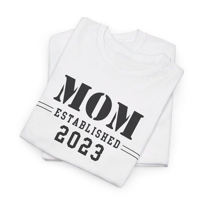 Mom Established 2023 Unisex Heavy Cotton Tee