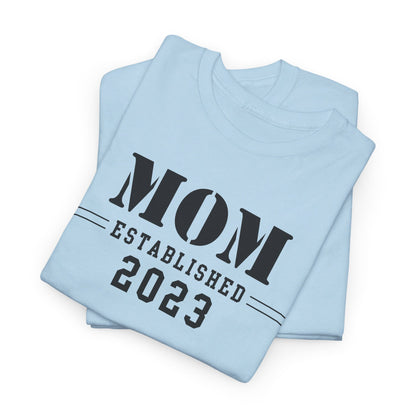 Mom Established 2023 Unisex Heavy Cotton Tee