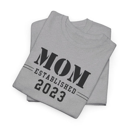 Mom Established 2023 Unisex Heavy Cotton Tee