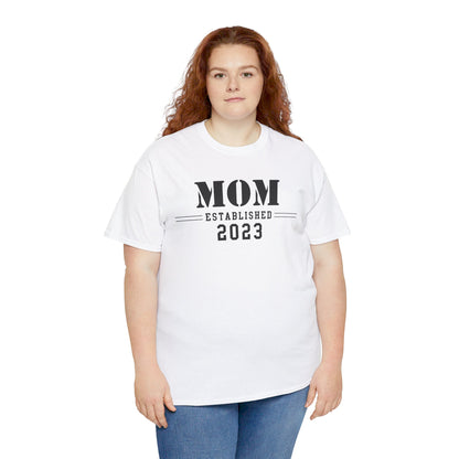 Mom Established 2023 Unisex Heavy Cotton Tee