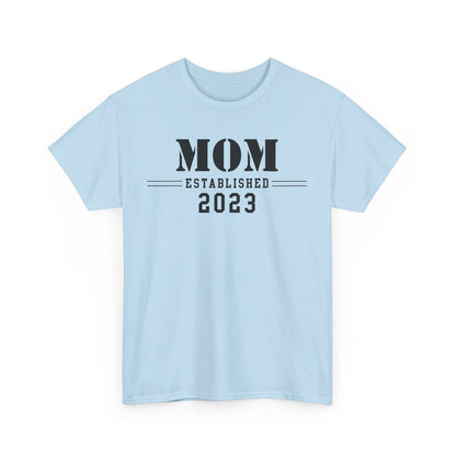 Mom Established 2023 Unisex Heavy Cotton Tee