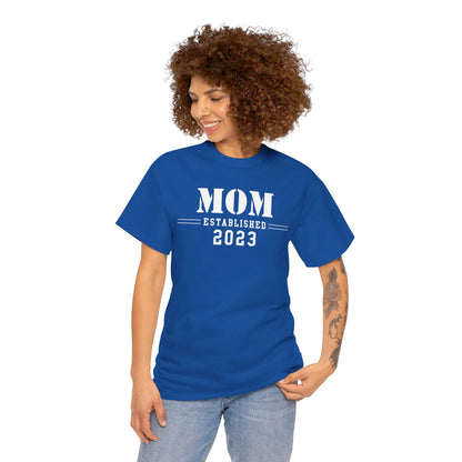 Mom Established 2023 Unisex Heavy Cotton Tee