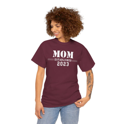 Mom Established 2023 Unisex Heavy Cotton Tee